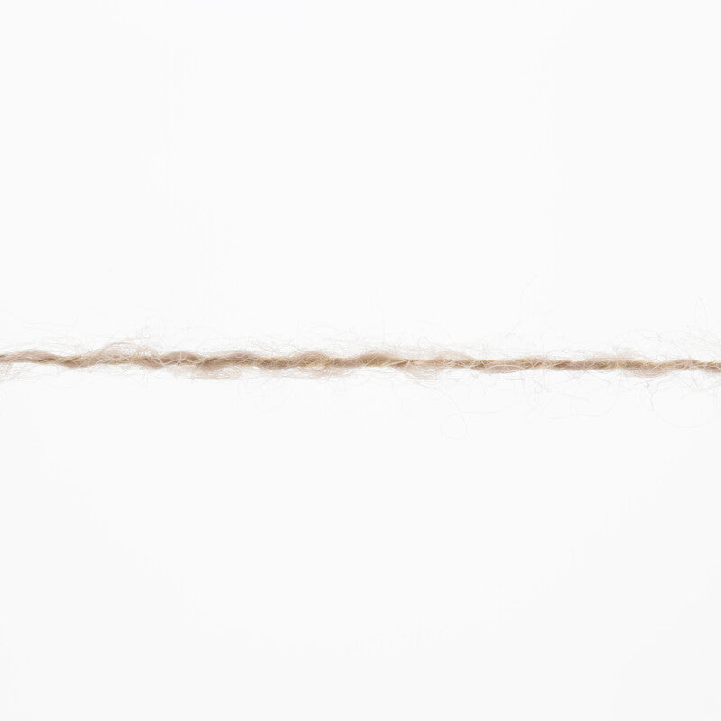Lang Yarns Cashmere Dreams Yarn, 290m / 25g – Camel (0039), yarn strand