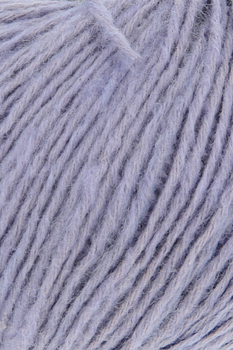 Lang Yarns Whisper – 50g / 125m – Lavender (0046) – detail