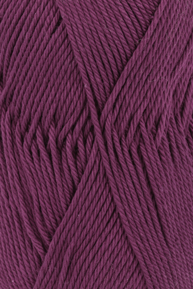 Lang Yarns Quattro – 50g / 120m – Light Bordeaux (0066) – detail