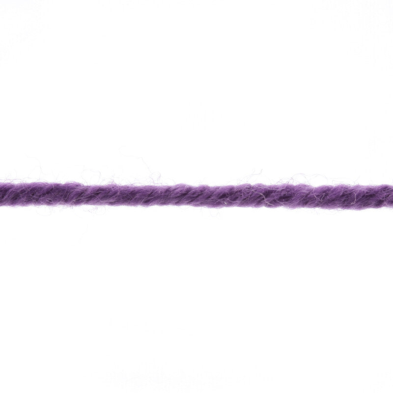 Lang Yarns Merino 120 Yarn, 120m / 50g – Lilac (0147), yarn strand