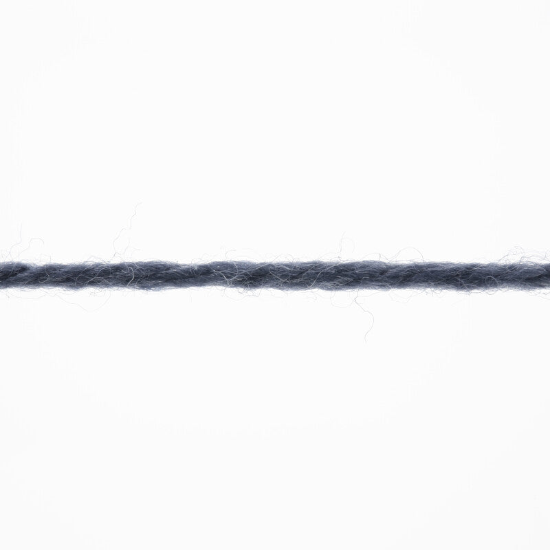 Lang Yarns Merino 200 Bébé Yarn, 203m / 50g – Jeans (0434), yarn strand