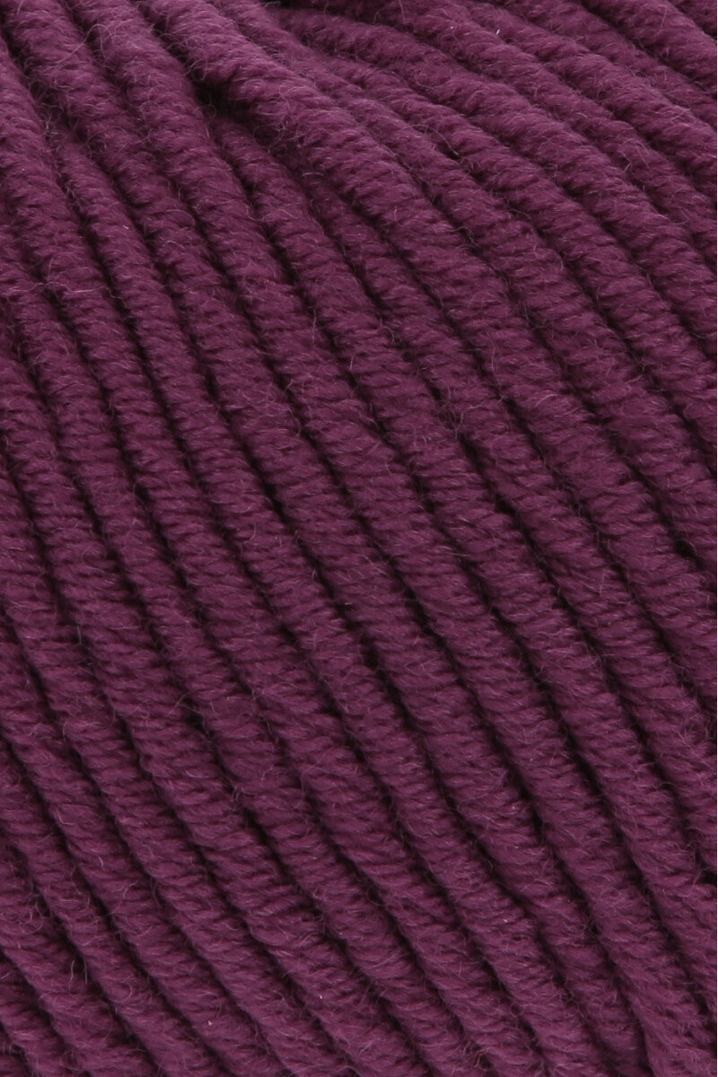 Lang Yarns Merino 70 – 50g / 70m – Berry (0166) – detail