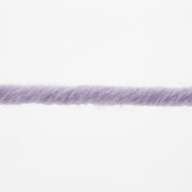 Lang Yarns Merino 50 – 100g / 90m – Lilac (0045) – yarn texture