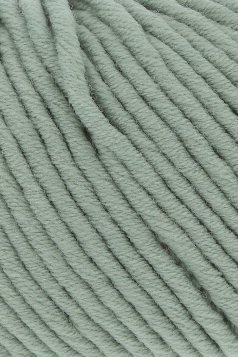 Lang Yarns Merino 50 – 100g / 90m – Light Sage (0091) – detail