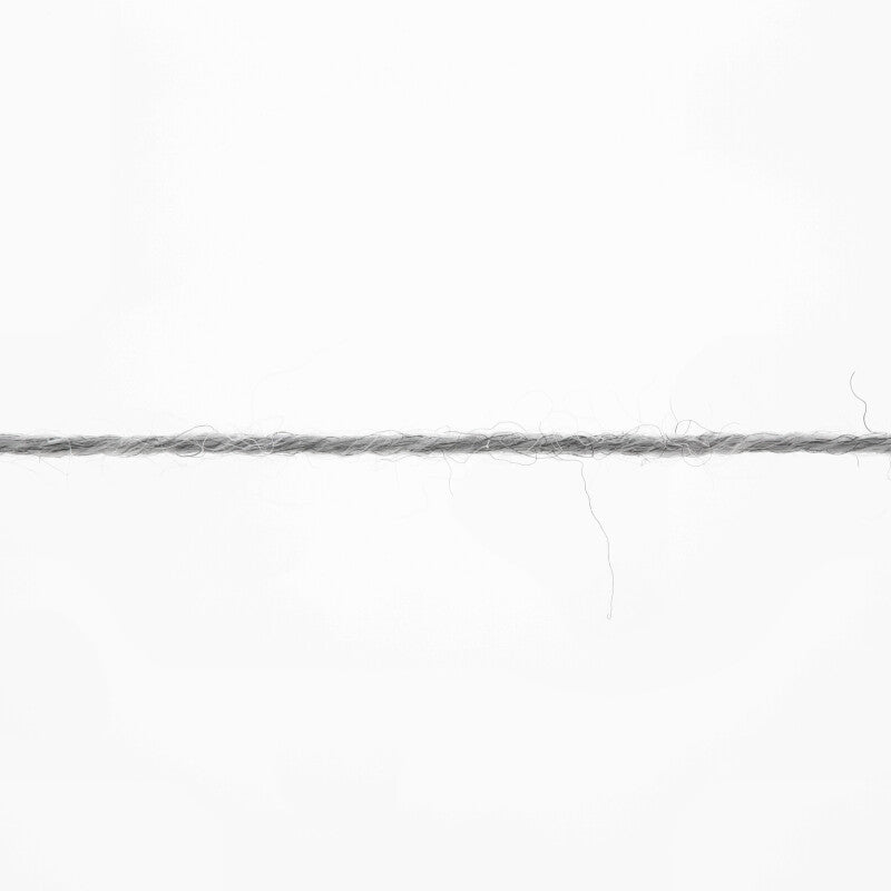 Lang Yarns Merino 400 Lace – 25g / 200m – Light Grey Mélange (0003) – yarn texture