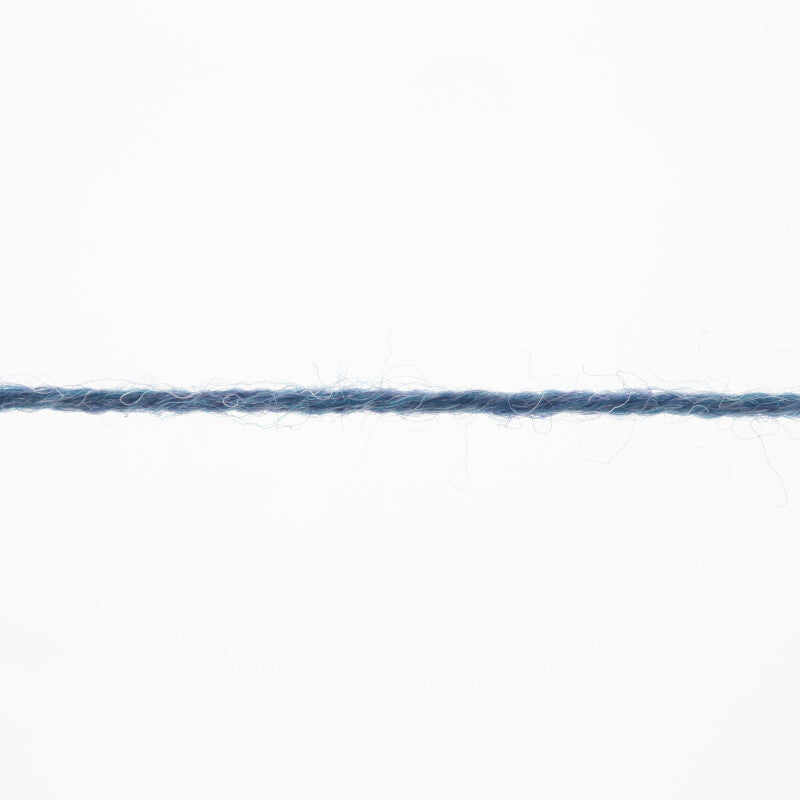 Lang Yarns Merino 400 Lace – 25g / 200m – Light Jeans Mélange (0333) – yarn texture
