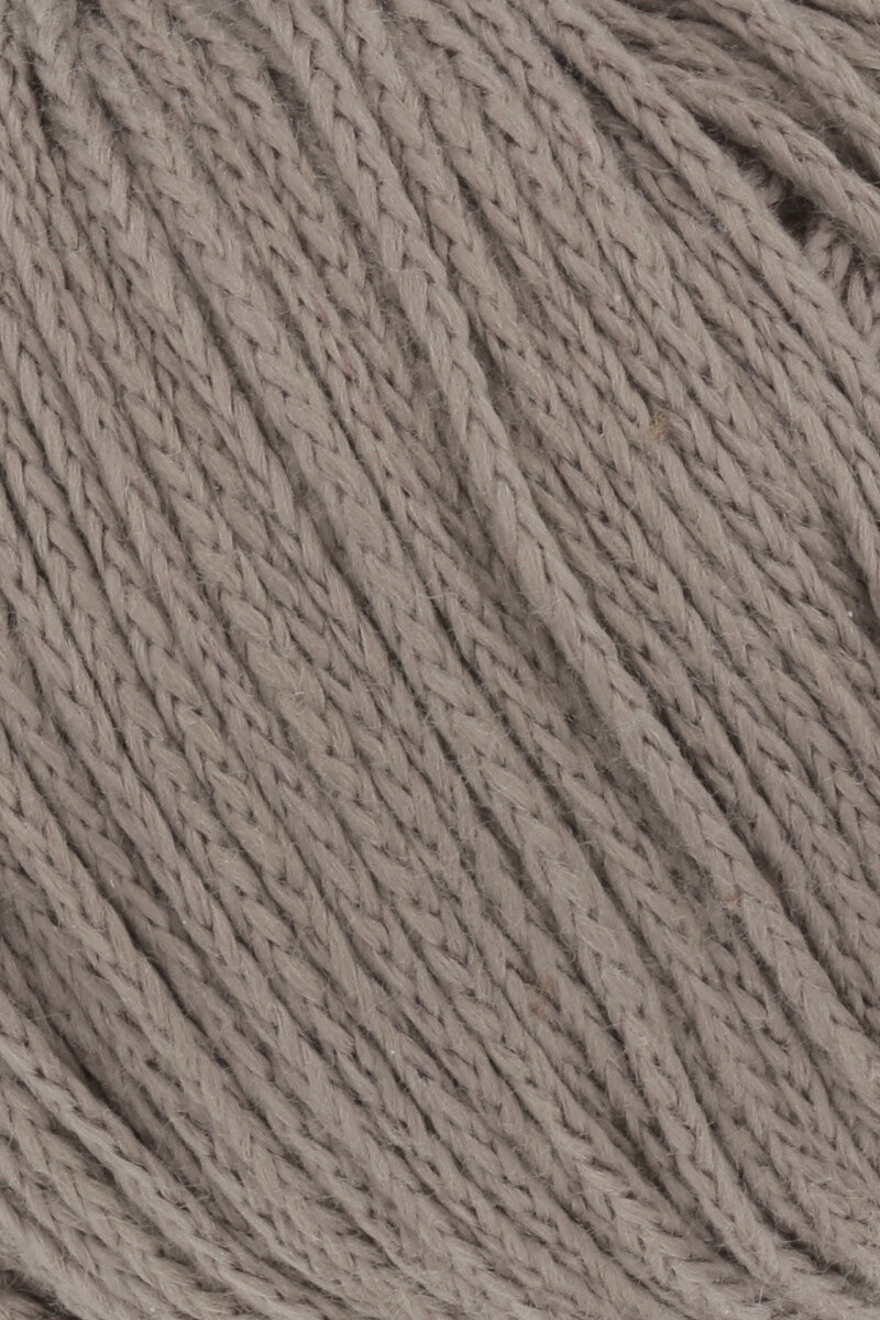 Lang Yarns Norma – 50g / 135m – Wood (0067) – detail