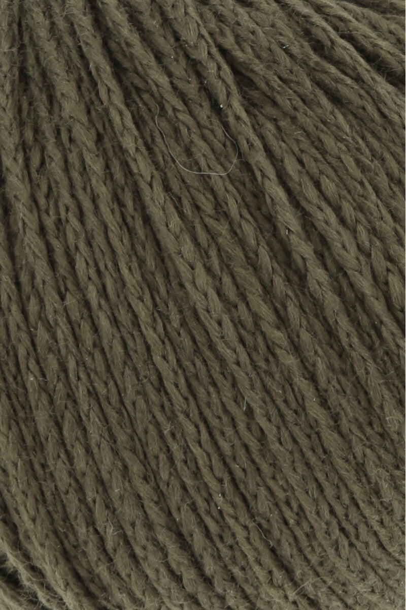 Lang Yarns Norma – 50g / 135m – Dark Olive (0098) – detail