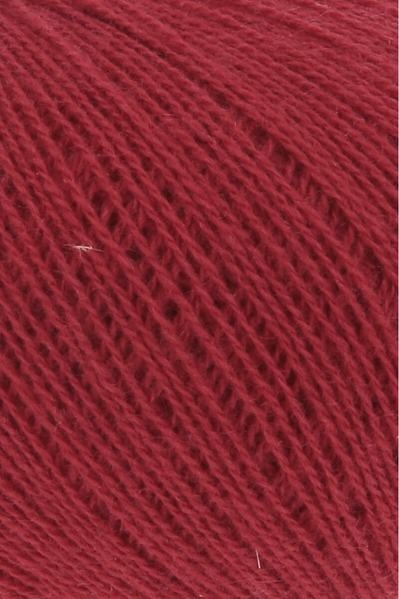 Lang Yarns Cashmere Extra Lace – 25g / 320m – Red (0060) – detail