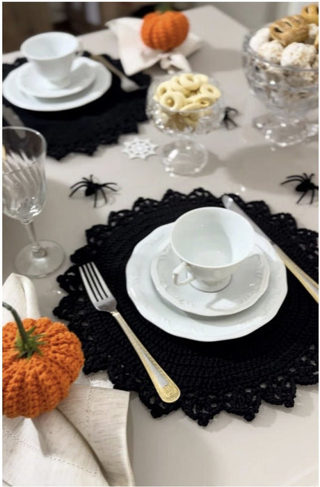 Free Pattern - Halloween Placemat Set Pattern - Leo Hobby