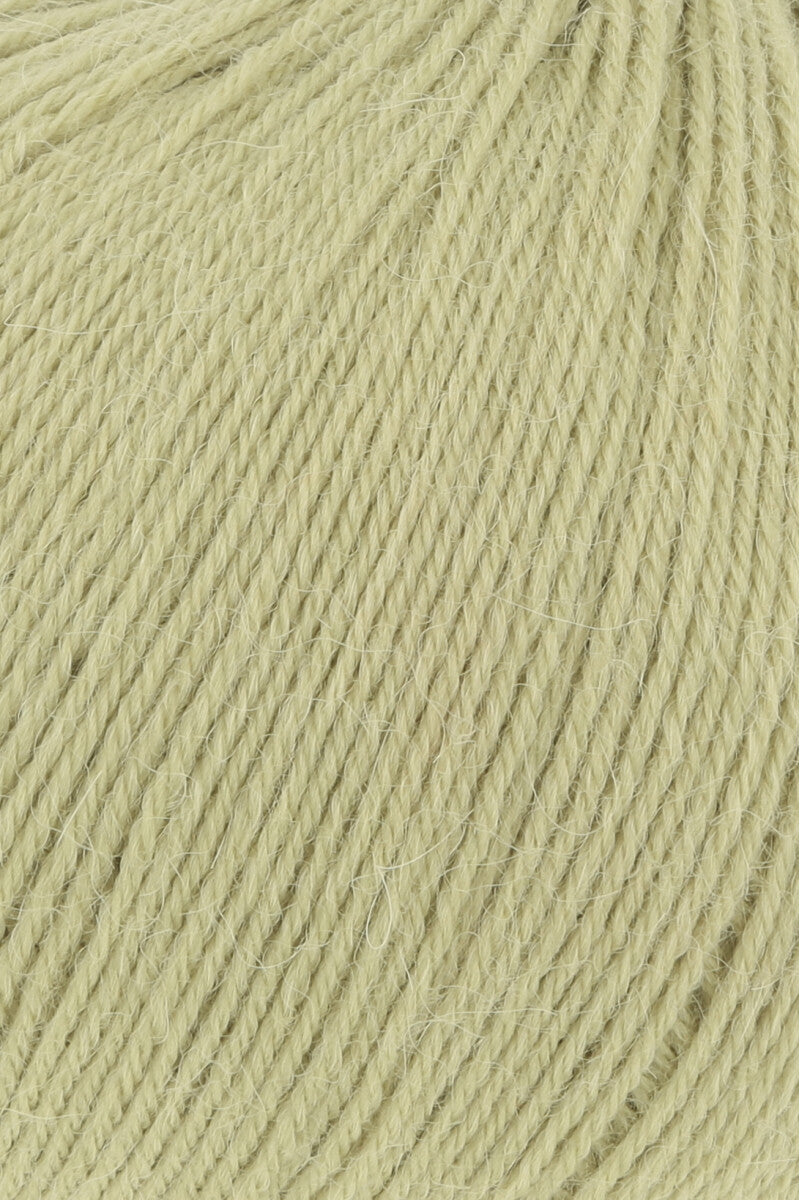 Lang Yarns Alpaca Soxx 4-ply Yarn, 390m / 100g – Light Olive (0197), yarn texture
