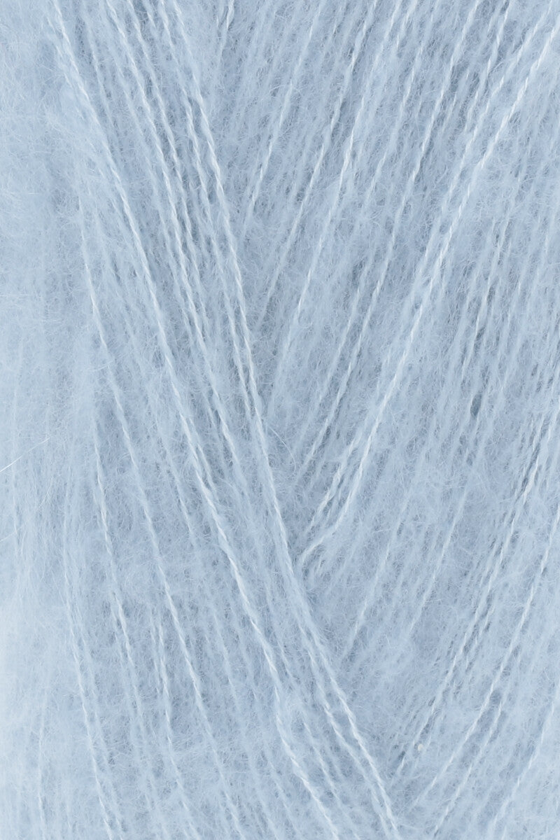 Lang Yarns Cashmere Dreams Yarn, 290m / 25g – Light Blue (0021), yarn texture