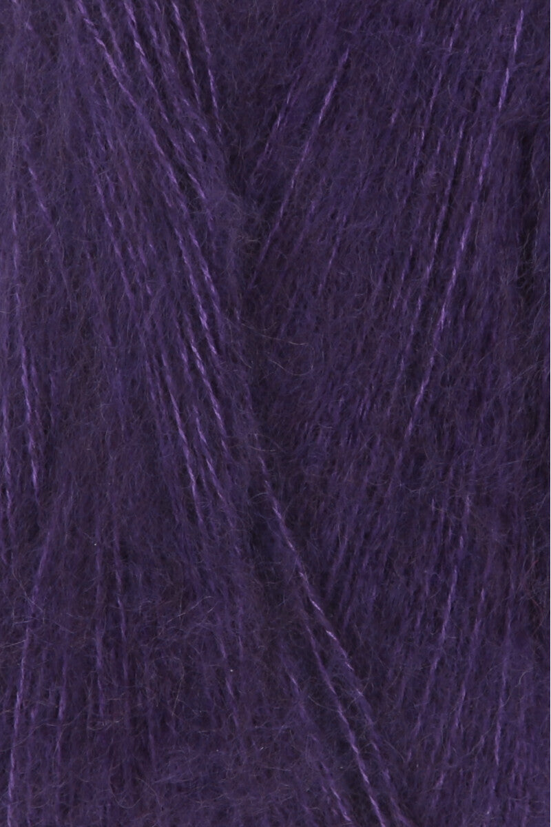 Lang Yarns Cashmere Dreams Yarn, 290m / 25g – Purple (0047), yarn texture