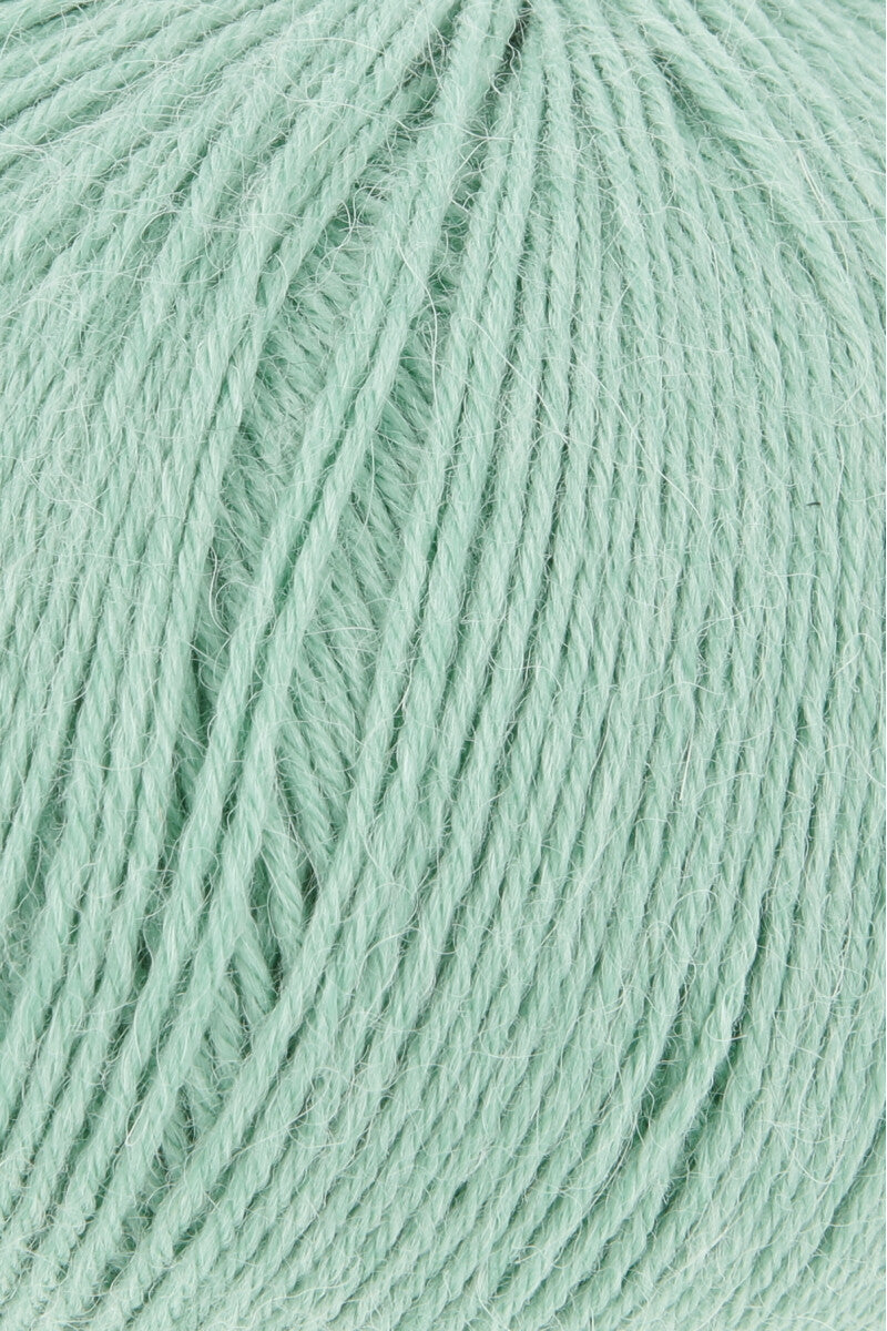 Lang Yarns Alpaca Soxx 6-ply Yarn, 390m / 150g – Sea Foam (0172), yarn texture