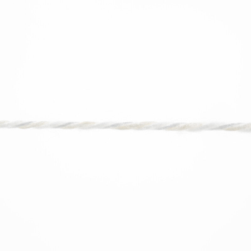 Lang Yarns Pride – 100g / 280m – Offwhite (0094) – yarn texture