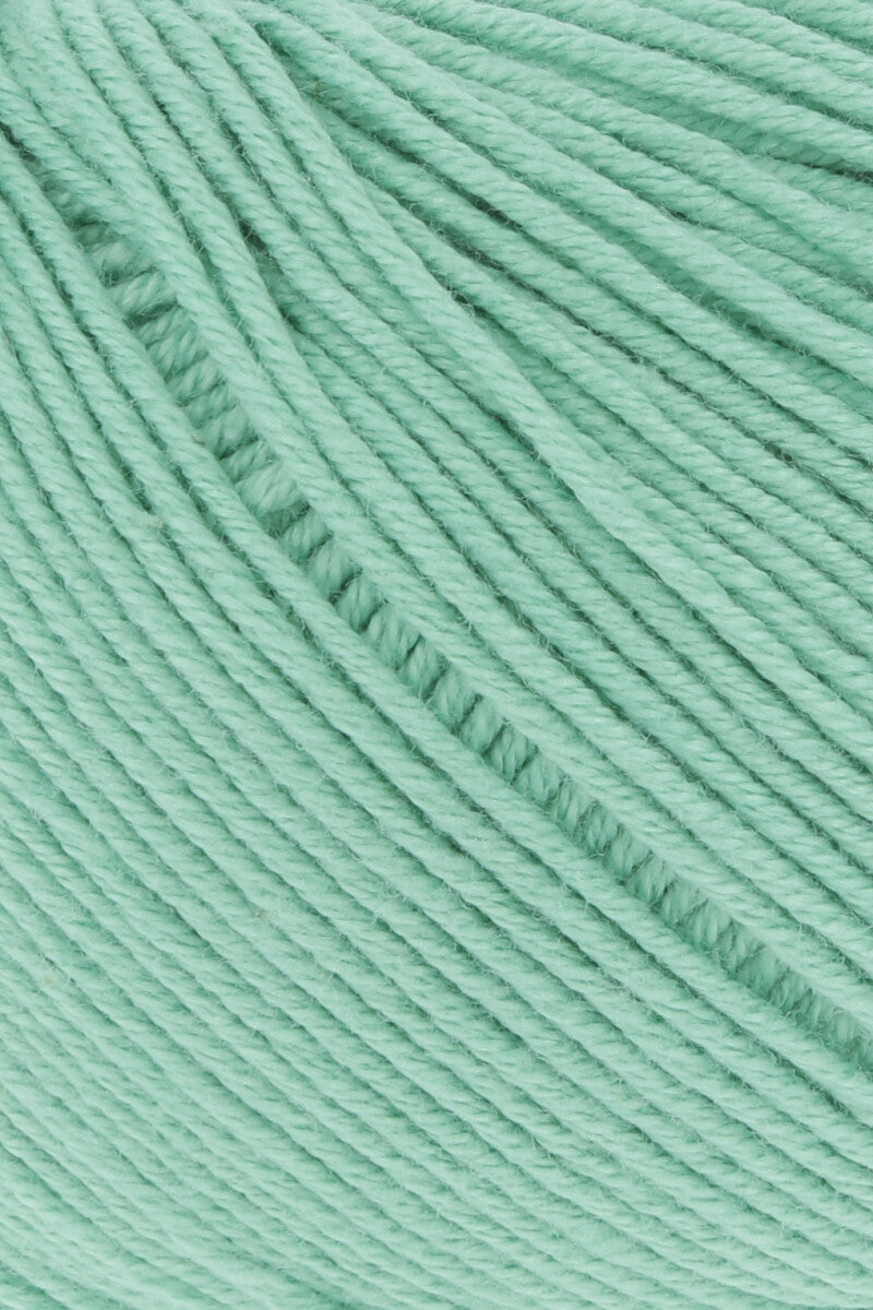 Lang Yarns Oceania – 50g / 140m – Pond (0072) – detail