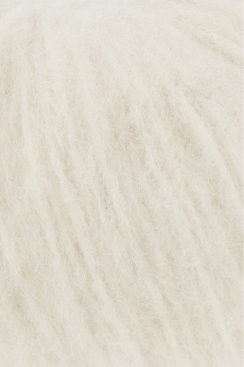 Lang Yarns Baby Lama – 50g / 120m – White (0001) – detail