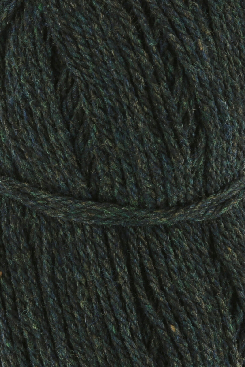 Lang Yarns Donegal Woolen Spun Yarn, 105m / 50g – Dark Green (0018), yarn texture