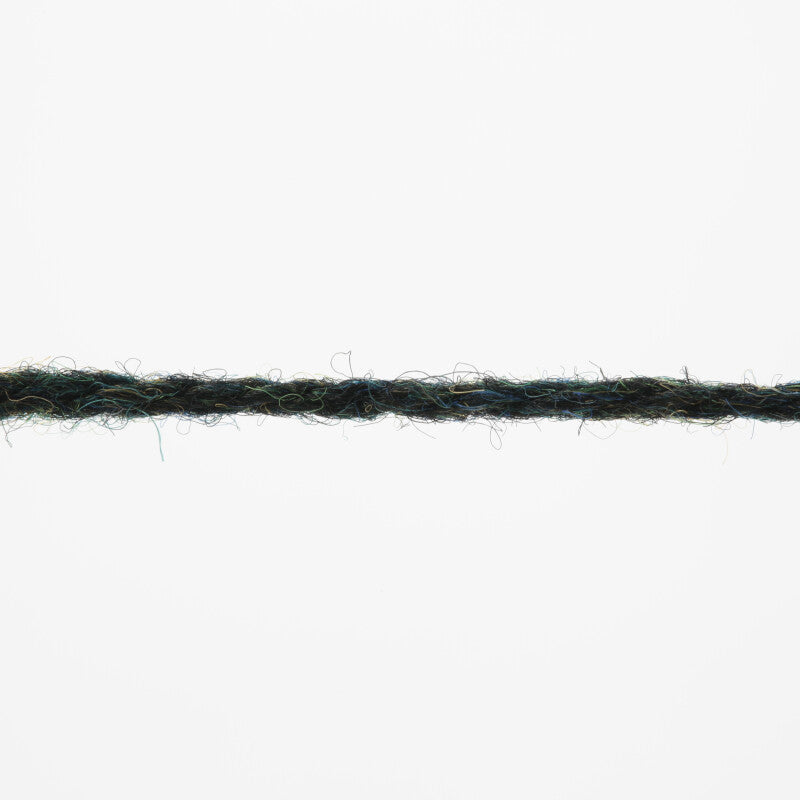 Lang Yarns Donegal Woolen Spun Yarn, 105m / 50g – Dark Green (0018), yarn strand