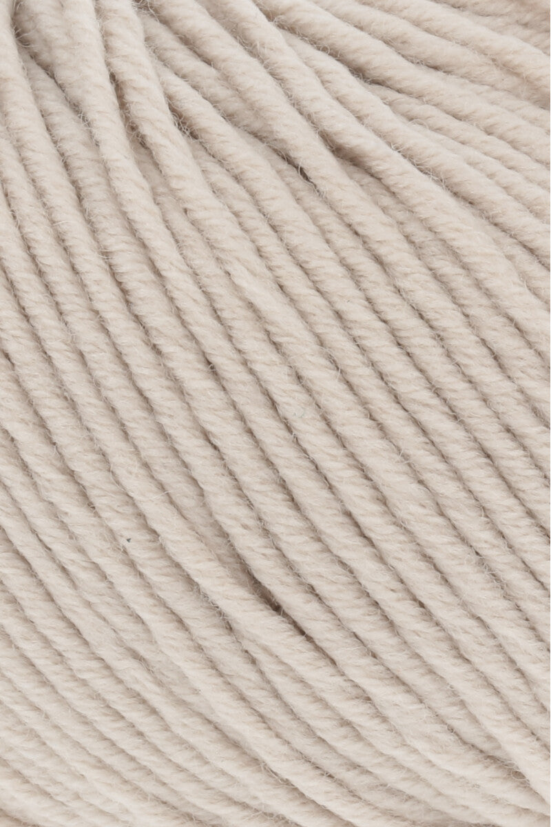 Lang Yarns Merino+ – 50g / 90m – Light Beige (0096) – detail