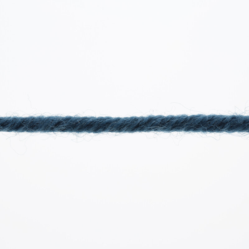 Lang Yarns Merino+ – 50g / 90m – Steel Blue (0133) – yarn texture