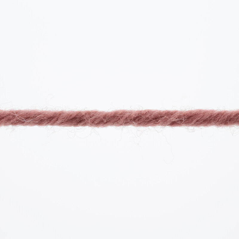 Lang Yarns Merino+ – 50g / 90m – Rsoewood (0287) – yarn texture
