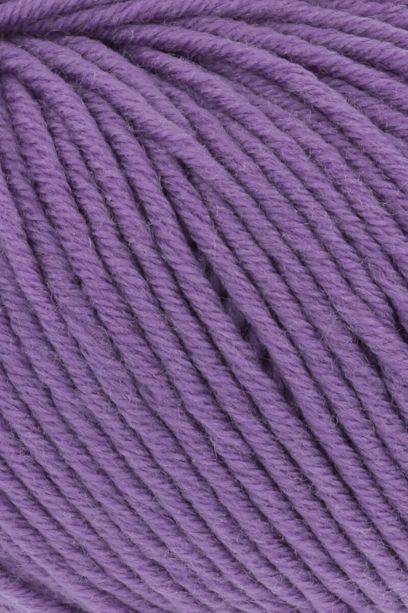 Lang Yarns Merino+ – 50g / 90m – Lilac Medium (0346) – detail