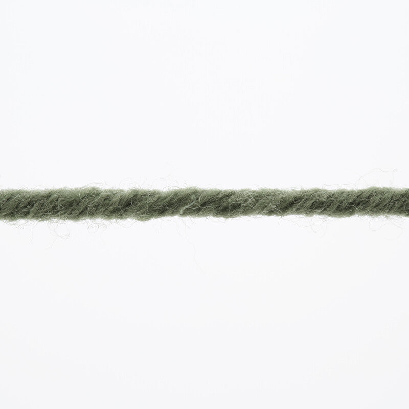 Lang Yarns Merino+ – 50g / 90m – Middle Olive (0397) – yarn texture