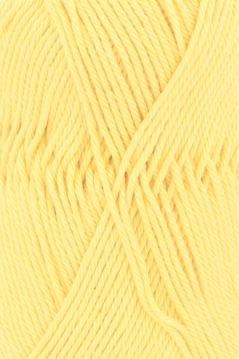 Lang Yarns Quattro – 50g / 120m – Gold Yellow (0049) – detail