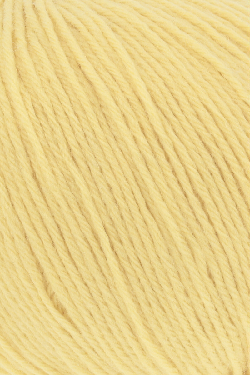 Lang Yarns Merino 200 Bébé Yarn, 203m / 50g – Lemon (0313), yarn texture