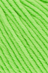 Lang Yarns Merino 70 – 50g / 70m – Light Green Neon (0116) – detail