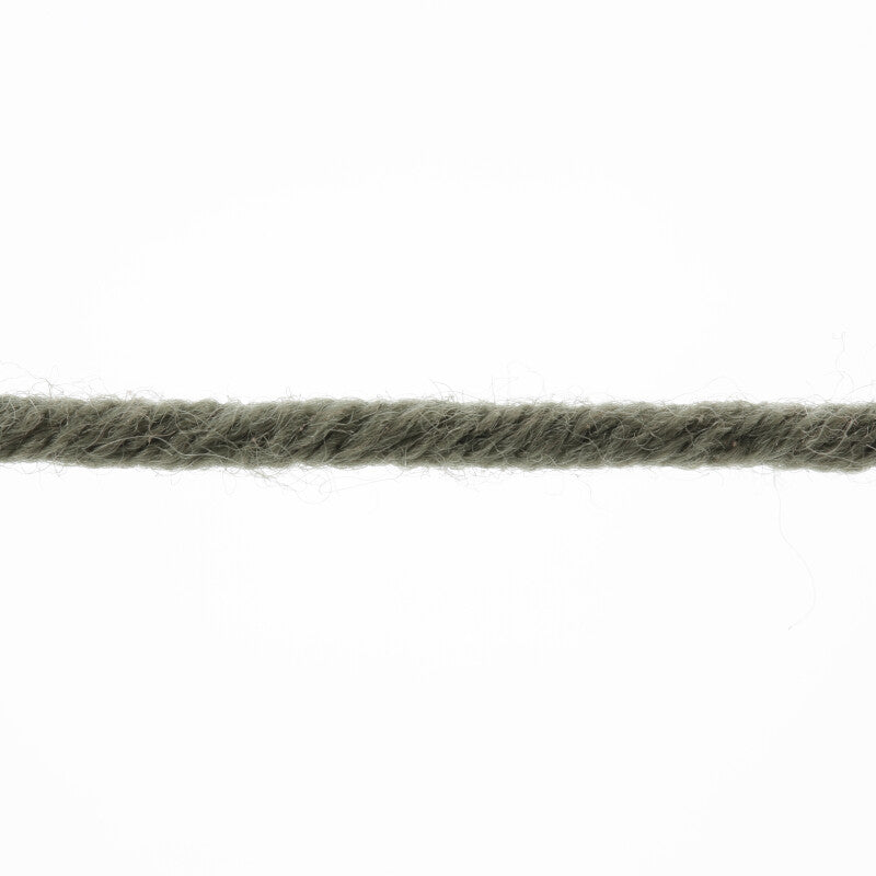 Lang Yarns Merino 70 – 50g / 70m – Olive (0198) – yarn texture