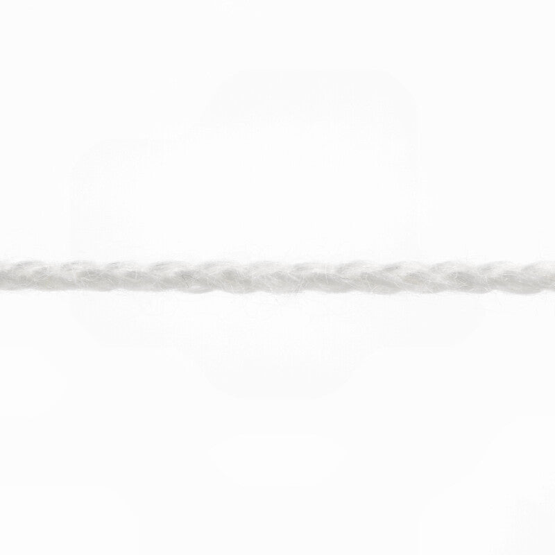 Lang Yarns Norma – 50g / 135m – Offwhite (0094) – yarn texture